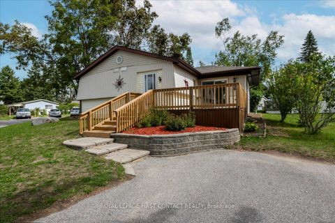 Photo 2 at 25 Hawthorne Drive, Rural Innisfil, Innisfil Photo 2 at 25 Hawthorne Drive, Rural Innisfil, Innisfil