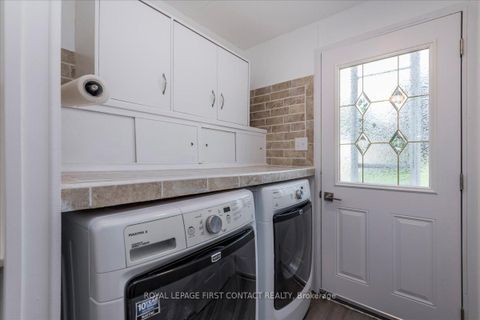 Photo 4 at 25 Hawthorne Drive, Rural Innisfil, Innisfil Photo 4 at 25 Hawthorne Drive, Rural Innisfil, Innisfil
