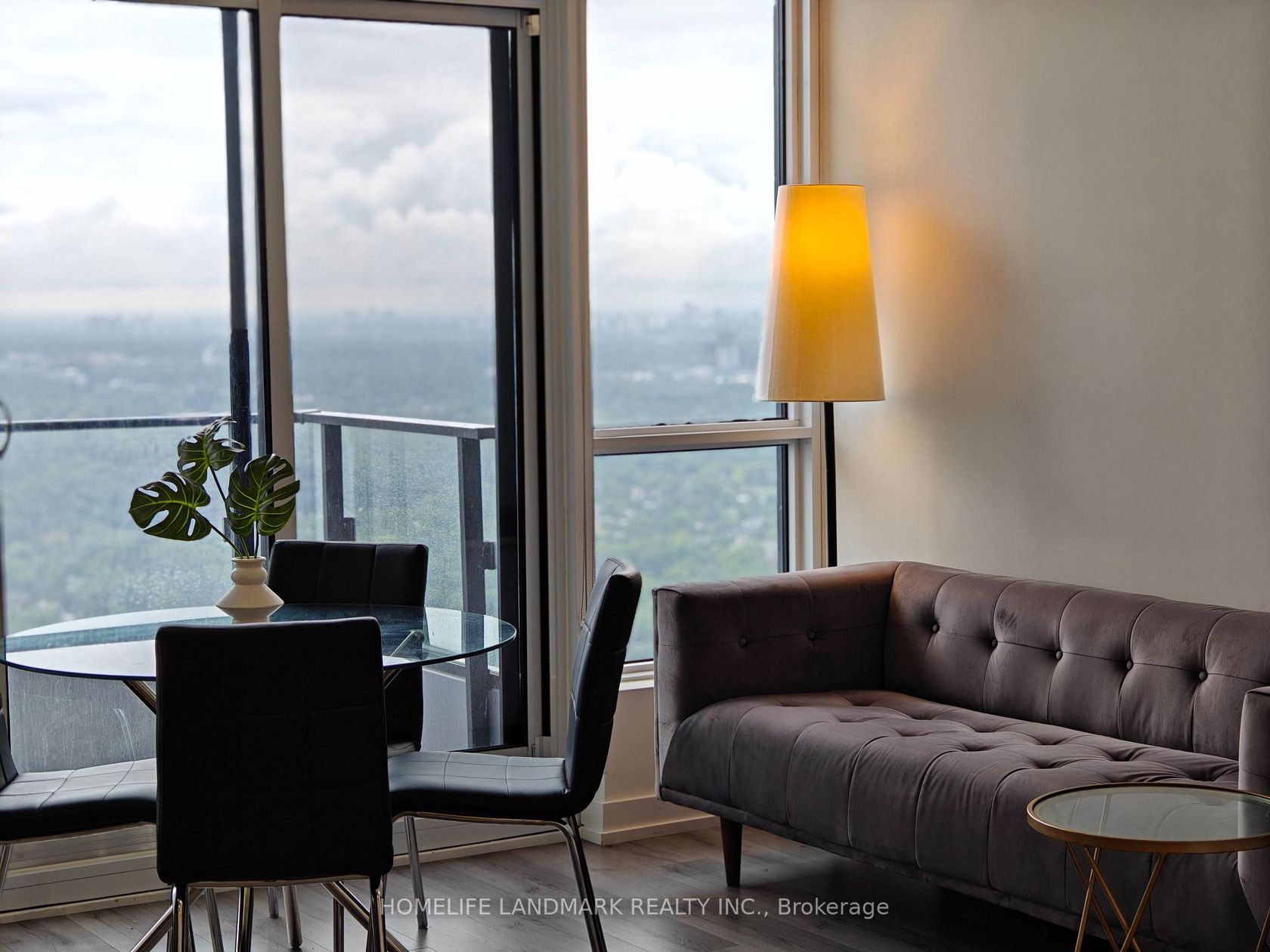 5405 - 395 Bloor Street E, North St. James Town, Toronto by Loree Meneguzzi Real Estate 5405 - 395 Bloor Street E, North St. James Town, Toronto