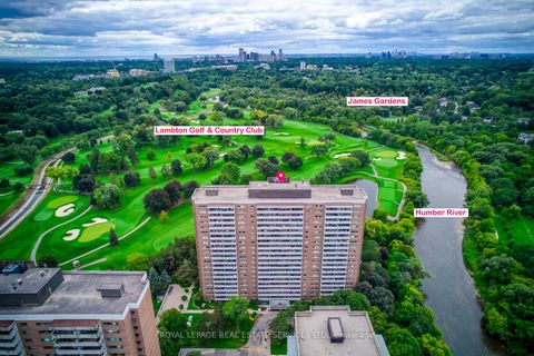 Photo 2 at 405 - 240 Scarlett Road, Smythe, Toronto