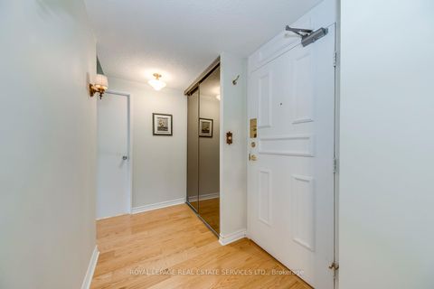 Photo 10 at 405 - 240 Scarlett Road, Smythe, Toronto