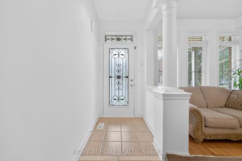 Photo 3 at 147 Betony Drive, Oak Ridges, Richmond Hill