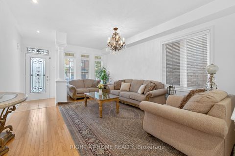 Photo 5 at 147 Betony Drive, Oak Ridges, Richmond Hill