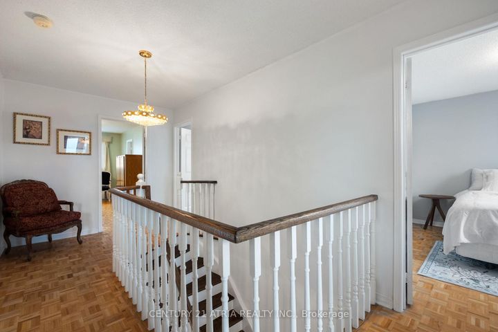 Photo 14 at 42 Fifefield Drive, Maple, Vaughan