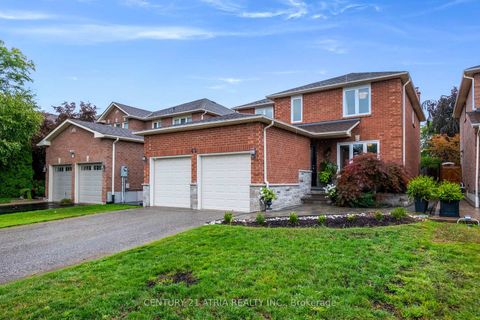Photo 1 at 42 Fifefield Drive, Maple, Vaughan