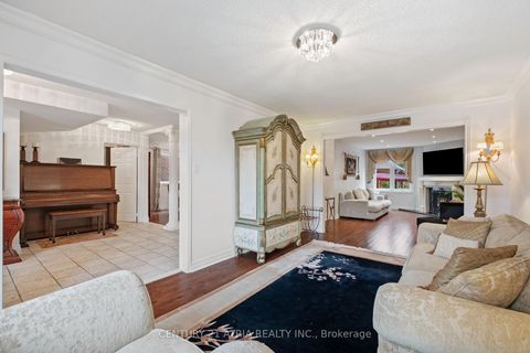 Photo 6 at 42 Fifefield Drive, Maple, Vaughan Photo 6 at 42 Fifefield Drive, Maple, Vaughan