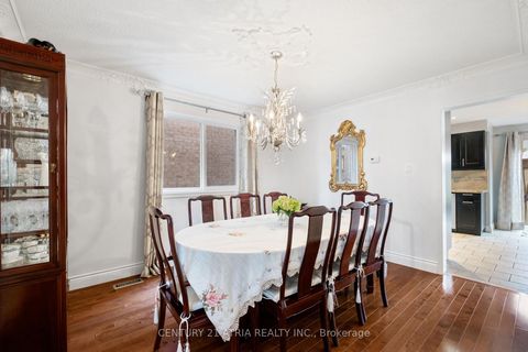 Photo 10 at 42 Fifefield Drive, Maple, Vaughan