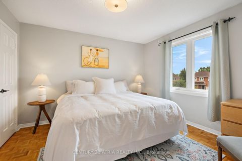 Photo 15 at 42 Fifefield Drive, Maple, Vaughan