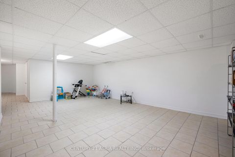 Photo 26 at 42 Fifefield Drive, Maple, Vaughan