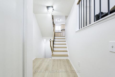 Photo 3 at 26 Kelso Crescent, Maple, Vaughan