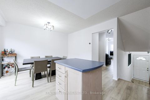Photo 10 at 26 Kelso Crescent, Maple, Vaughan