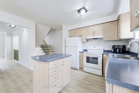 Photo 13 at 26 Kelso Crescent, Maple, Vaughan