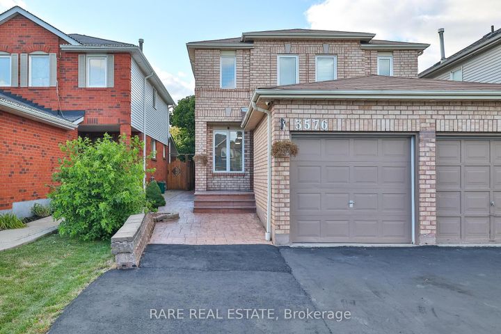 Photo 1 at 3576 Cherrington Crescent, Erin Mills, Mississauga
