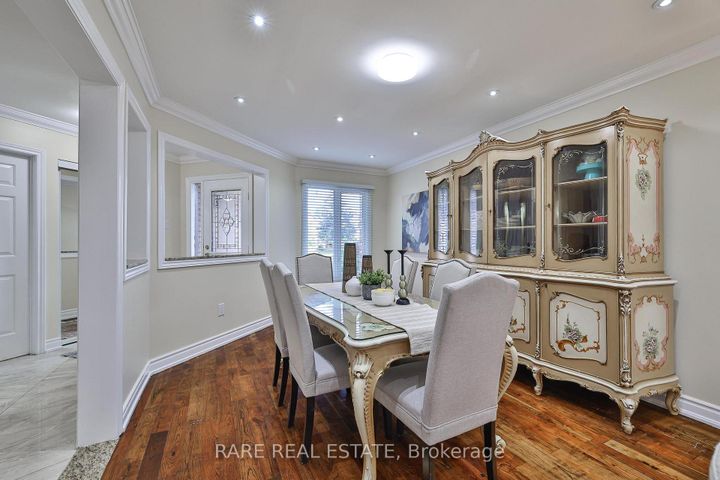 Photo 3 at 3576 Cherrington Crescent, Erin Mills, Mississauga