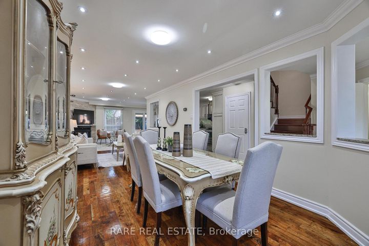 Photo 5 at 3576 Cherrington Crescent, Erin Mills, Mississauga