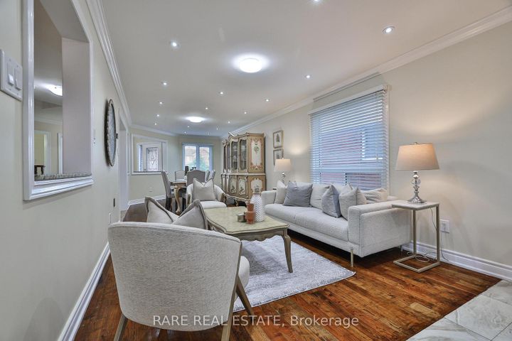 Photo 8 at 3576 Cherrington Crescent, Erin Mills, Mississauga