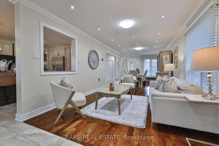 Photo 9 at 3576 Cherrington Crescent, Erin Mills, Mississauga