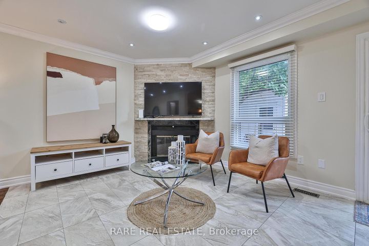 Photo 12 at 3576 Cherrington Crescent, Erin Mills, Mississauga