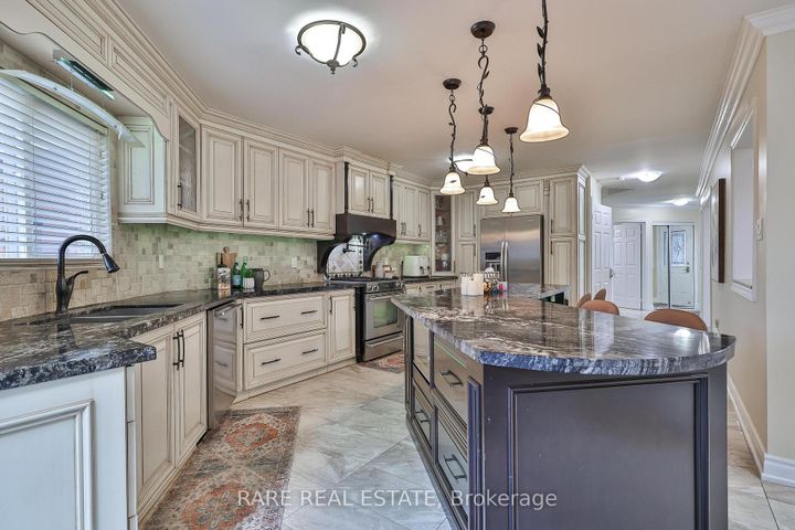 Photo 19 at 3576 Cherrington Crescent, Erin Mills, Mississauga