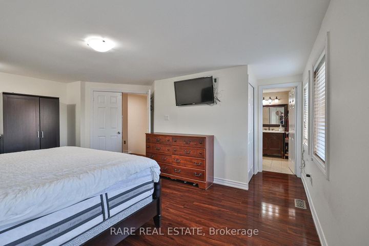 Photo 25 at 3576 Cherrington Crescent, Erin Mills, Mississauga