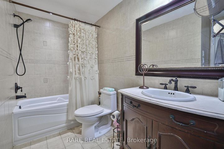 Photo 26 at 3576 Cherrington Crescent, Erin Mills, Mississauga