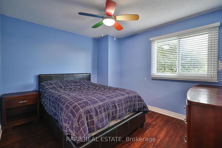 Photo 30 at 3576 Cherrington Crescent, Erin Mills, Mississauga