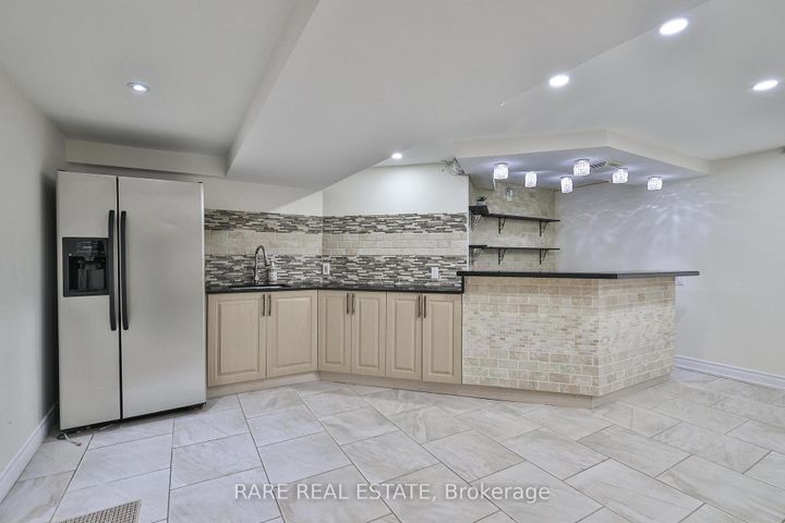 Photo 34 at 3576 Cherrington Crescent, Erin Mills, Mississauga
