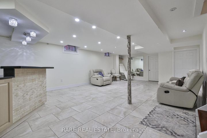 Photo 35 at 3576 Cherrington Crescent, Erin Mills, Mississauga