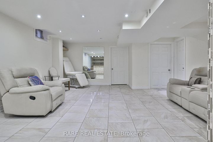 Photo 37 at 3576 Cherrington Crescent, Erin Mills, Mississauga