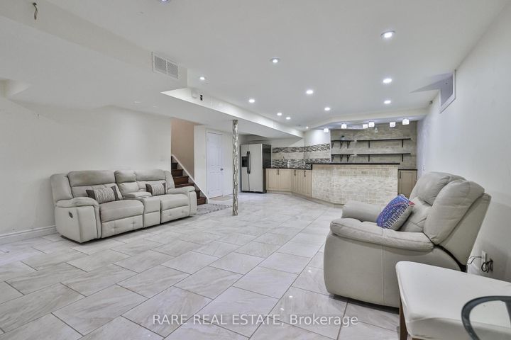 Photo 39 at 3576 Cherrington Crescent, Erin Mills, Mississauga