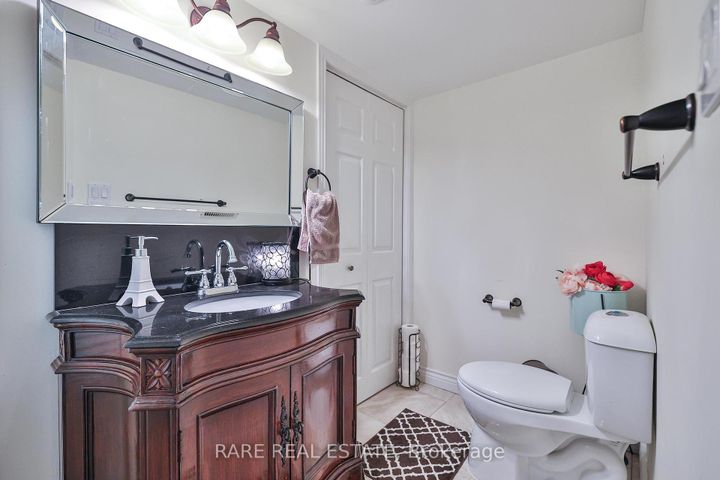 Photo 42 at 3576 Cherrington Crescent, Erin Mills, Mississauga