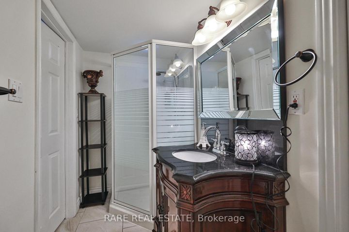 Photo 43 at 3576 Cherrington Crescent, Erin Mills, Mississauga