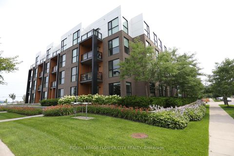 Photo 1 at 112 - 210 Sabina Drive, GO Glenorchy, Oakville