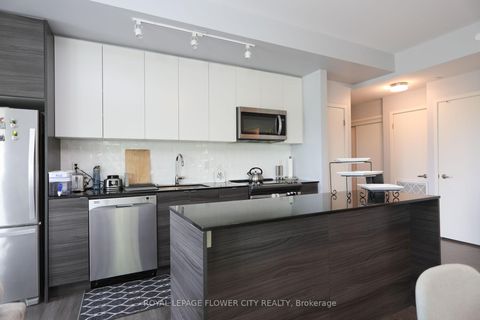 Photo 5 at 112 - 210 Sabina Drive, GO Glenorchy, Oakville