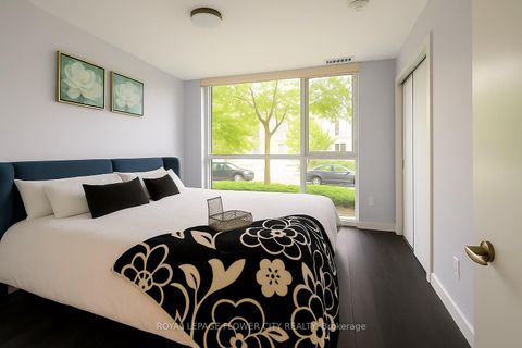 Photo 11 at 112 - 210 Sabina Drive, GO Glenorchy, Oakville