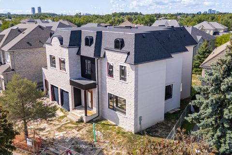 Photo 2 at 136 Boake Trail, Bayview Hill, Richmond Hill