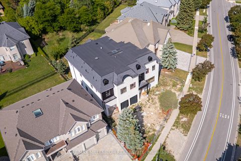 Photo 3 at 136 Boake Trail, Bayview Hill, Richmond Hill