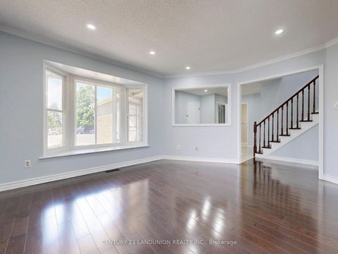 Photo 6 at 25 Bemerton Court, Milliken, Toronto