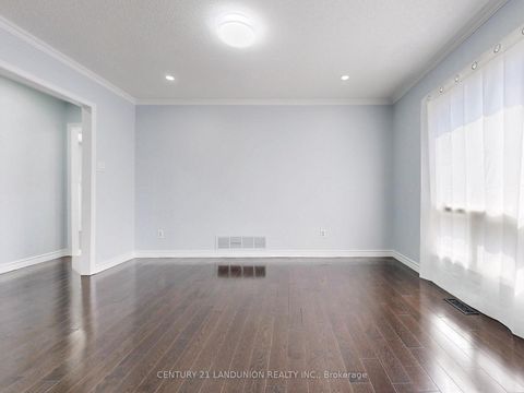 Photo 8 at 25 Bemerton Court, Milliken, Toronto
