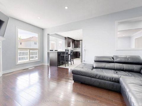 Photo 10 at 25 Bemerton Court, Milliken, Toronto