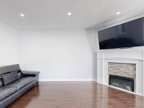 Photo 11 at 25 Bemerton Court, Milliken, Toronto