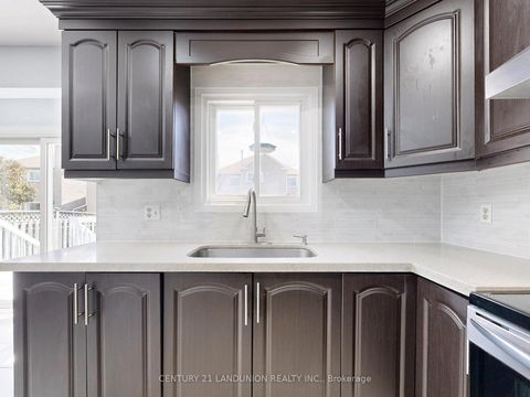 Photo 15 at 25 Bemerton Court, Milliken, Toronto