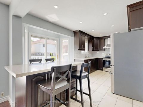 Photo 16 at 25 Bemerton Court, Milliken, Toronto