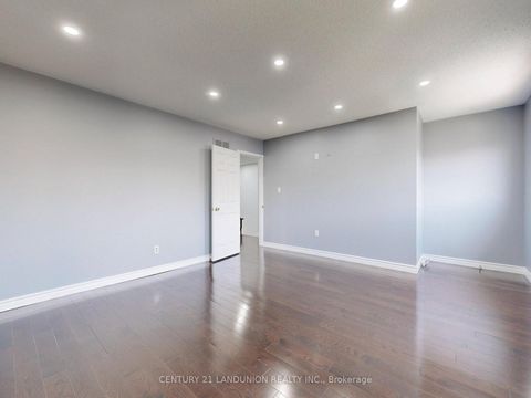 Photo 27 at 25 Bemerton Court, Milliken, Toronto