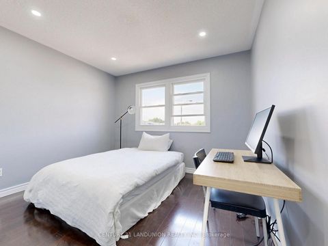 Photo 28 at 25 Bemerton Court, Milliken, Toronto