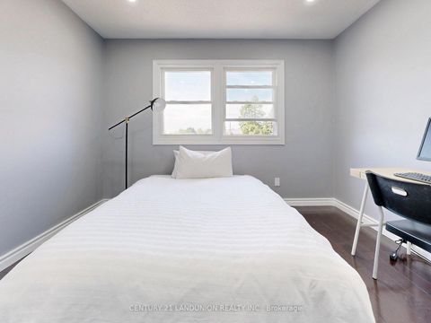 Photo 29 at 25 Bemerton Court, Milliken, Toronto