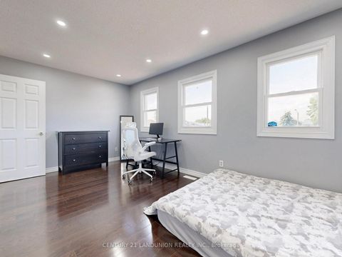 Photo 31 at 25 Bemerton Court, Milliken, Toronto