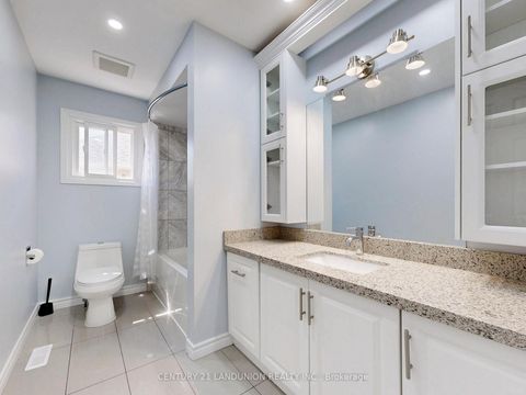 Photo 32 at 25 Bemerton Court, Milliken, Toronto