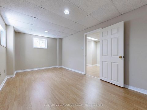 Photo 40 at 25 Bemerton Court, Milliken, Toronto