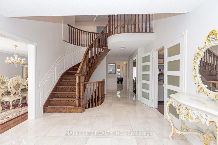 Photo 1 at 1 Elderwood Drive, Bayview Hill, Richmond Hill